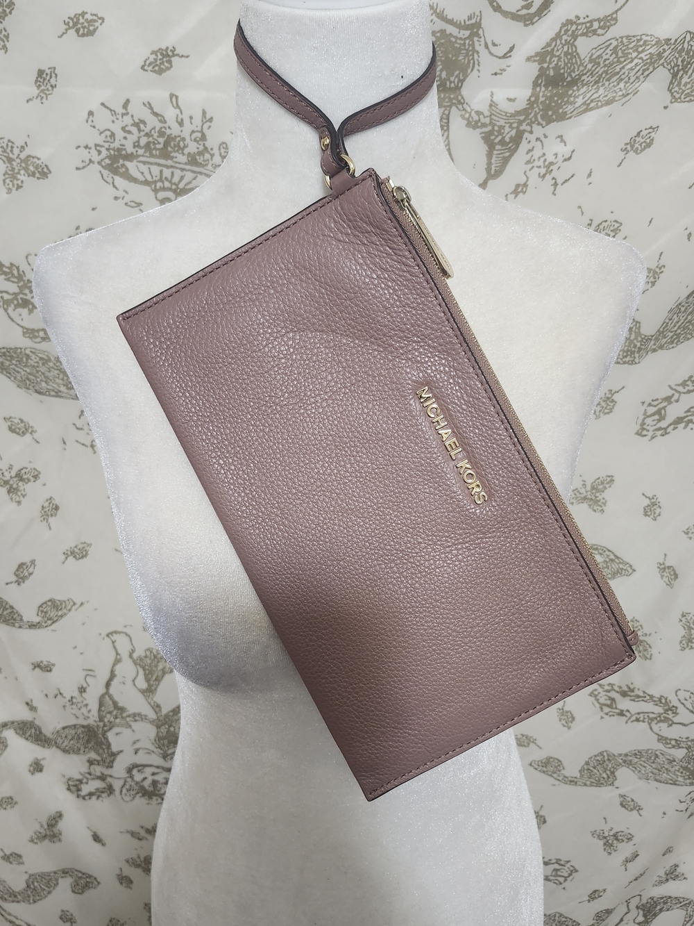 Michael Kors Jet Set Dusty Rose Leather Wristlet Clutch with Gold Hardware